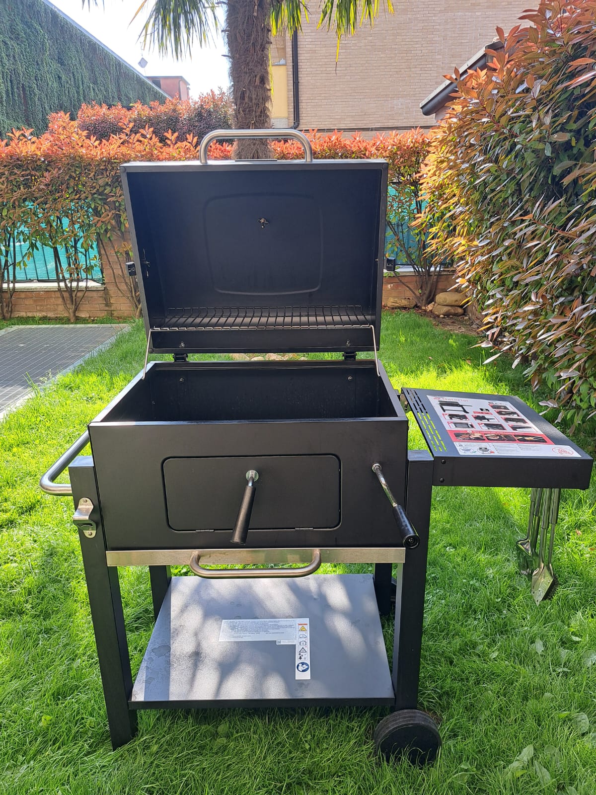 Barbecue a carbonella - 119 x 50 x 101 cm - Nero